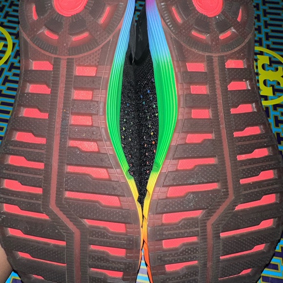 Under Armour Pride Rainbow sneakers size 10, runs small, fits like a 9-9.5 - Picture 5 of 7